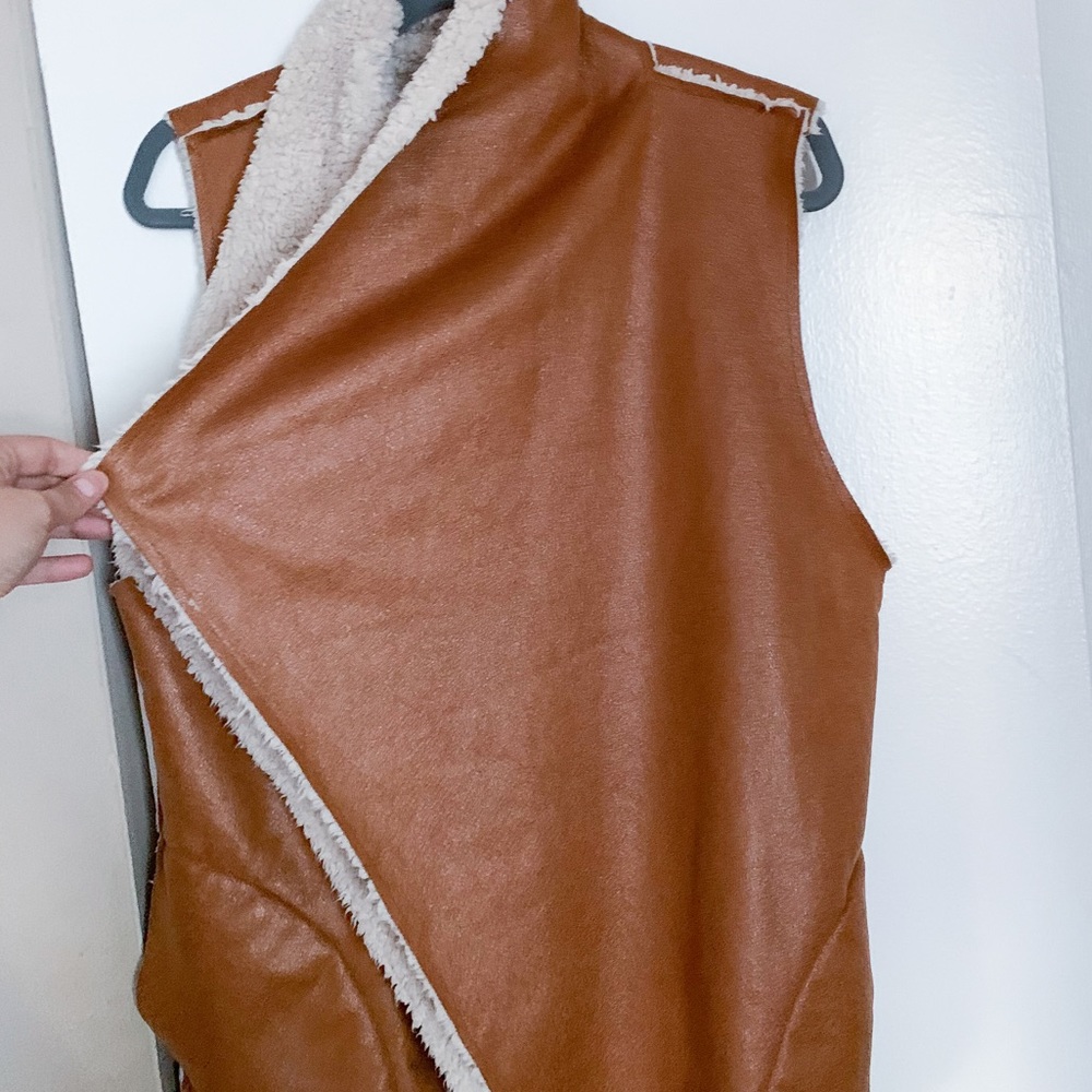 Forever 21 Faux Sheepskin Vest - Picture 7 of 8